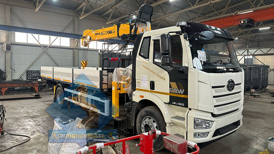 �������� ���������� FAW J6L-320 4x2 � ������������� (���) Soosan SCS 736 LII